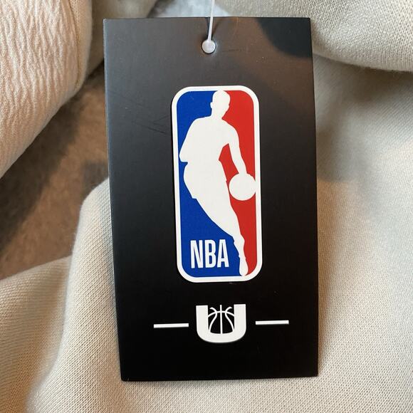 Men's Champion NBA Chicago Bulls Critical Sweatshirt Size XL Sand Zip Pocket NWT - Picture 5 of 10